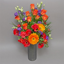 Florile iubirii - buchet cu garoafe și lyzianthus