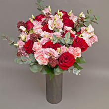 Promisiune de Catifea - buchet cu trandafiri si lysianthus